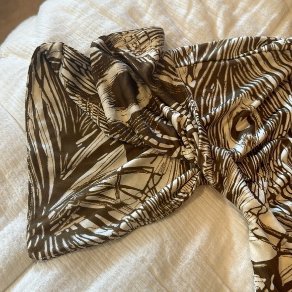 SKY TOP Y2K 100% silk blouse short sleeve feather print cream taupe tan sz S - Picture 4 of 10